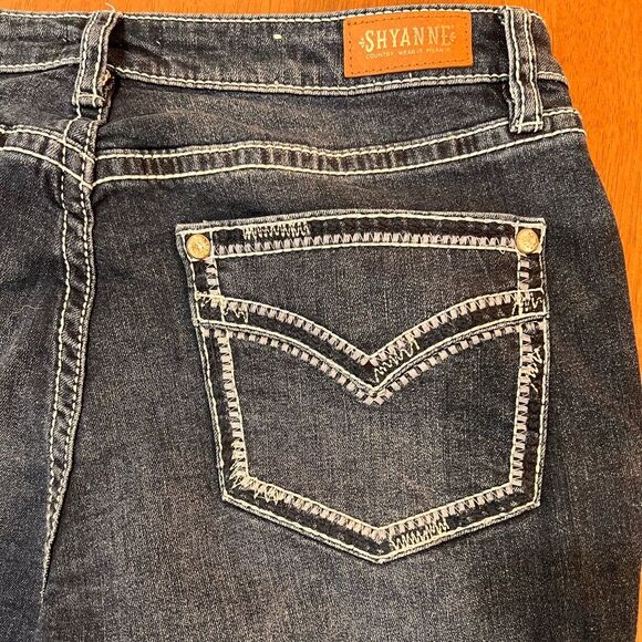 Shyanne Bootcut Flare Jeans Dark Wash Western Stitched Pockets Short 31W x 32L - Picture 5 of 7